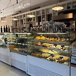 504 L Indoor Parking L Breakfast & Available