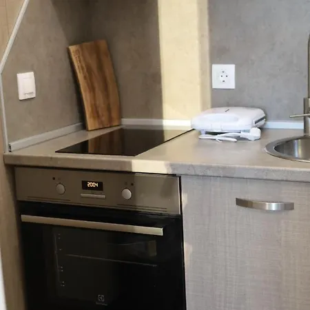 Apartman 504 L Indoor Parking L Breakfast & Available