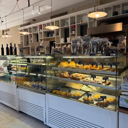 504 L Indoor Parking L Breakfast & Available