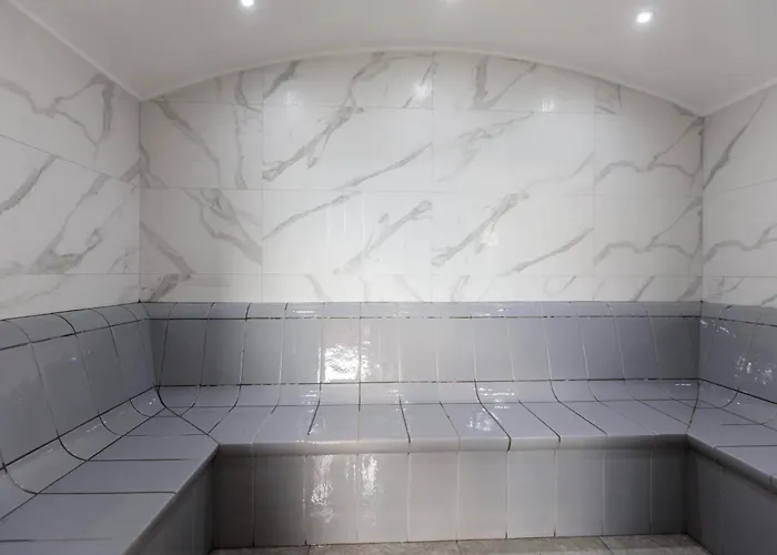 Apartment 504 L Indoor Parking L Breakfast & Available Burgas