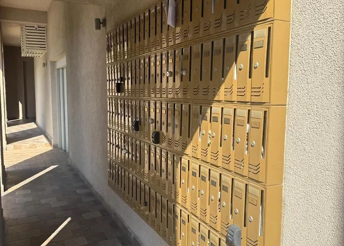 Apartment 504 L Indoor Parking L Breakfast & Available