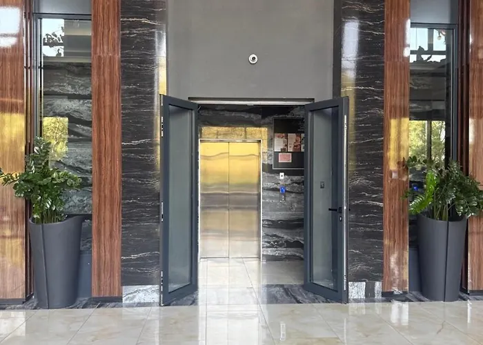 504 L Indoor Parking L Breakfast & Available Apartment *